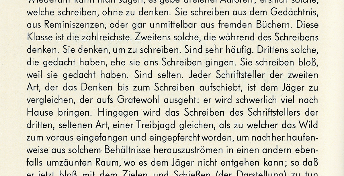Before the extension to the *kräftig* weight, the *mager* was advertised as the ideal weight for body text use. The frequent use of the unique capital ‘S’ in this short example text shows the feel of Friedrich-Bauer-Grotesk on the printed page: geometric in appearance with a human touch. (Specimen text from *Klimschs Jahrbuch*, vol. 17, Frankfurt am Main 1934.) 