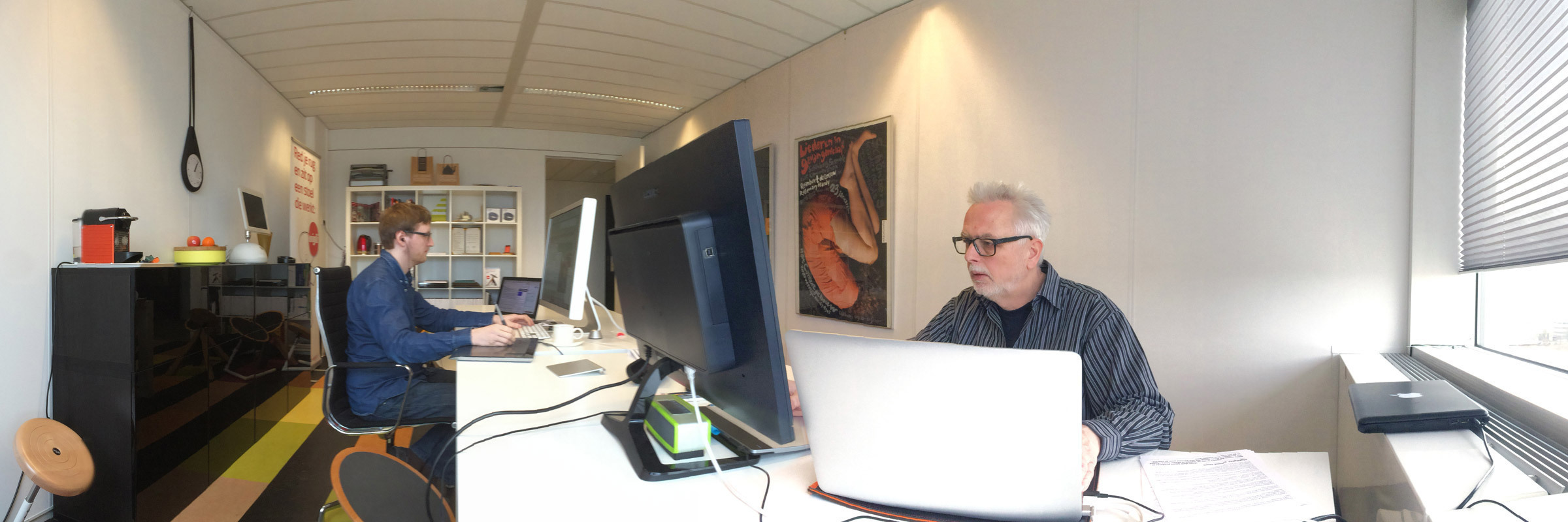 Aad van Dommelen (right) at work in Studio Witvorm.